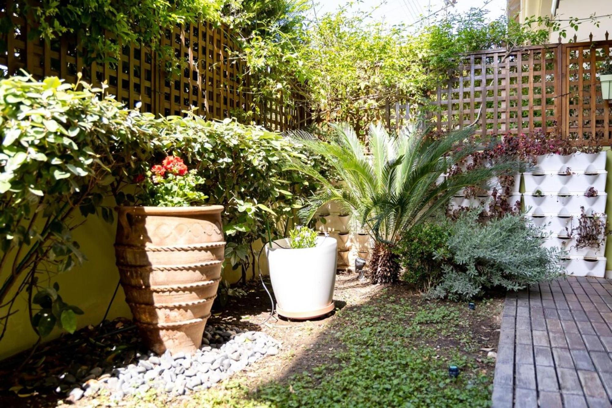 The Garden House At Alimos Apartman Athén Kültér fotó